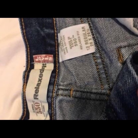 Aritzia Levi’s shorts - Picture 3 of 3